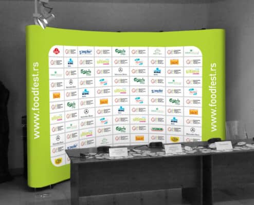 DOGA štamparija - Digitalna štampa velikih formata - reklamne konstrukcije - Backdrop - backboard - display wall - roll up - food fest